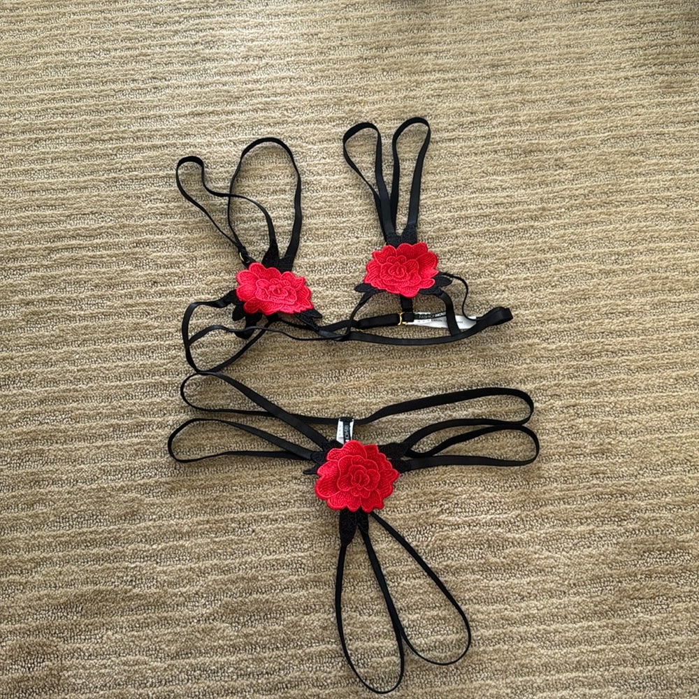 Rose Strappy Lingerie set